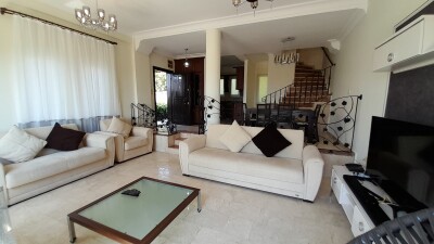 Goldcity'de  3+1 Ortak Havuzlu Villa