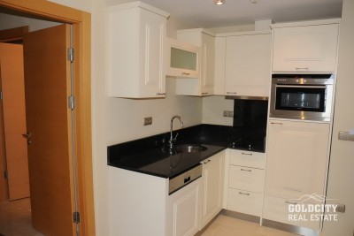 آپارتمان ۲ خوابه و ۲ سرویس بهداشتی با منظره استخر ریلکس ودریا در گلدسیتی