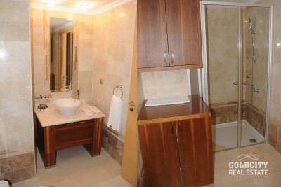 آپارتمان ۲ خوابه و ۲ سرویس بهداشتی با منظره استخر ریلکس ودریا در گلدسیتی